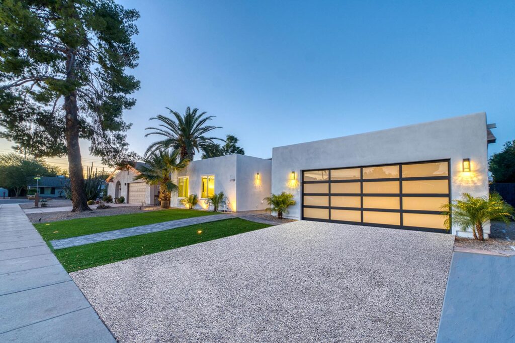 pebbled home driveway - Natural Paving