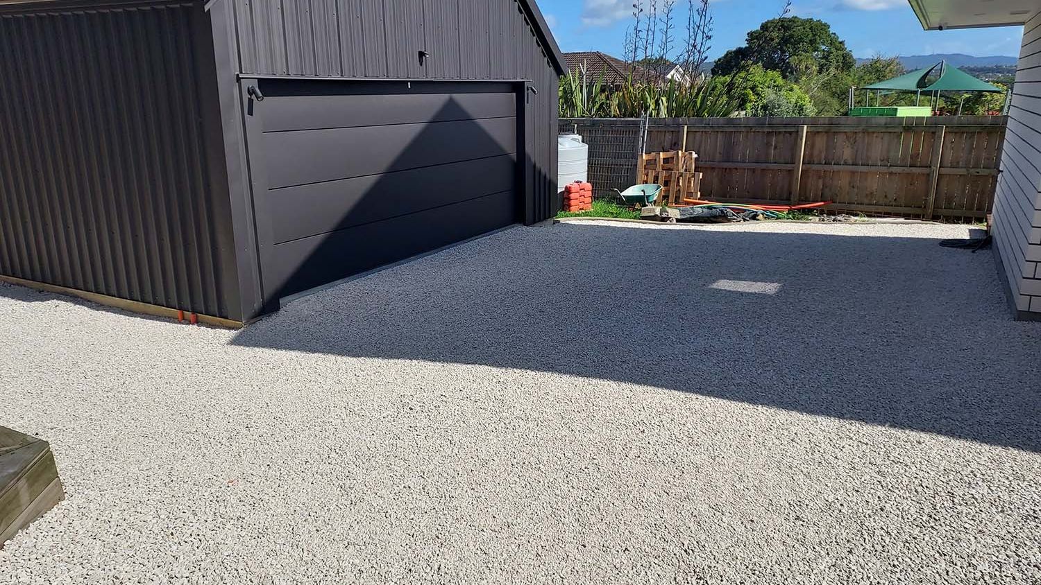 Pebbled driveway built with Natural Paving in Auckland