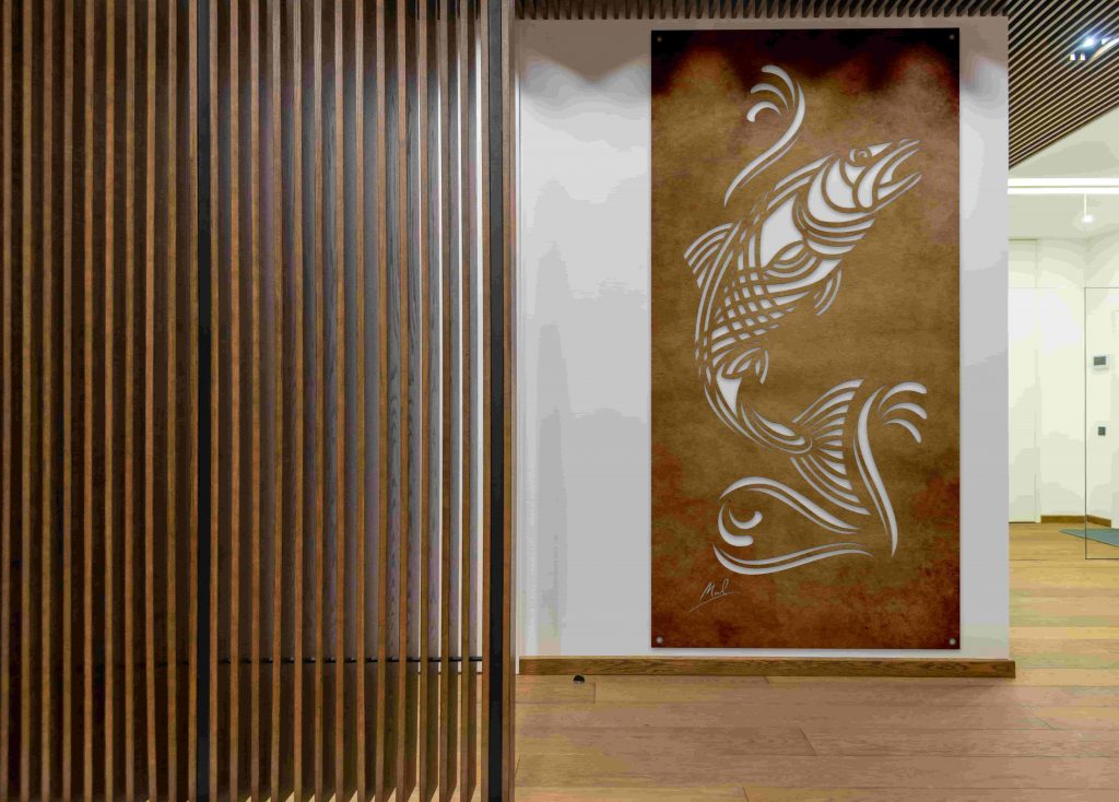 SmartScreen Leaping Salmon