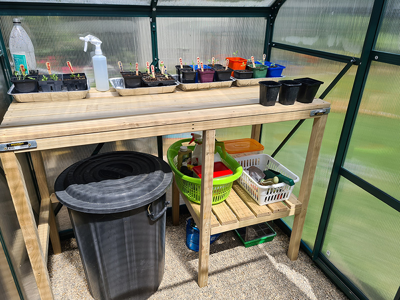 smartpave-greenhouse-with-bench