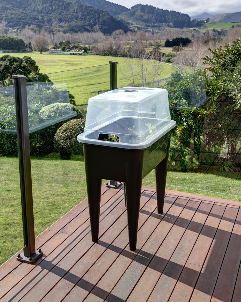 Raised GardenBed with Lid